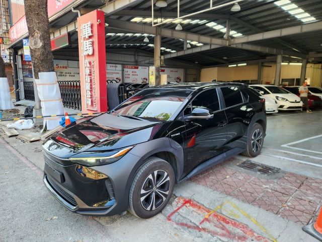 ♞僅跑3萬公里♞全車原鈑件♞日本原裝進口♞滿電里程626km♞CCS1快速充電♞  第1張相片