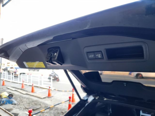 ♞僅跑3萬公里♞全車原鈑件♞日本原裝進口♞滿電里程626km♞CCS1快速充電♞  第7張相片