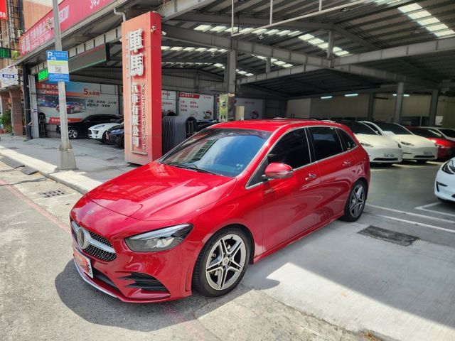 ♞落地新車車況♞近滿配♞特殊烤漆+23P跟車輔助駕駛+AMG套件+360環景+64色氣氛燈+電動尾門♞  第1張相片