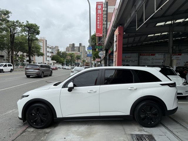 ♞5人純粹版♞全車原鈑件+低里程♞ACC主動式跟車系統♞體感鑰匙♞  第3張相片