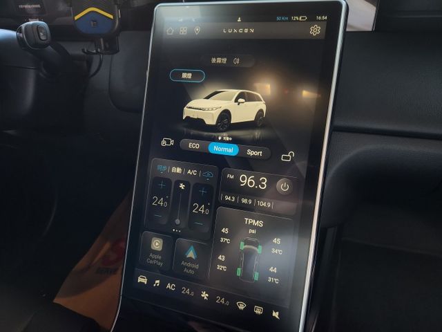 ♞5人座純粹版♞全車原漆+原鈑件+低里程♞ACC主動式跟車系統♞貫穿式尾燈♞  第17張相片