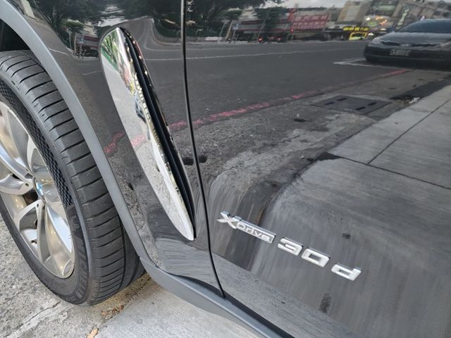 ♞僅跑12萬公里 極佳車況♞汎德總代理♞柴油渦輪引擎省油耐用 加速凌厲♞原鈑件漂亮車庫車  第20張相片