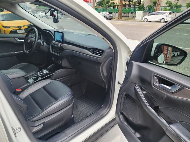 ♞360環景♞B O揚聲器♞電動尾門♞ACC主動式跟車♞全景天窗♞  第13張相片
