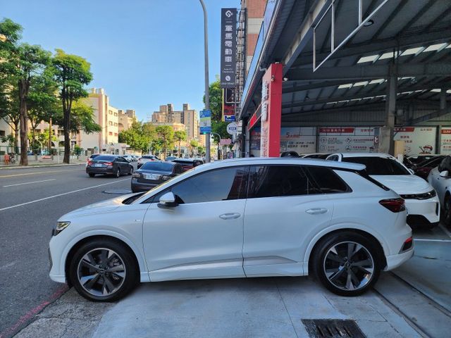 ♞2025年式♞全車頂級美國STEK消光膜♞滿電里程544km♞雙馬達S-Line版本 340匹馬力♞  第3張相片