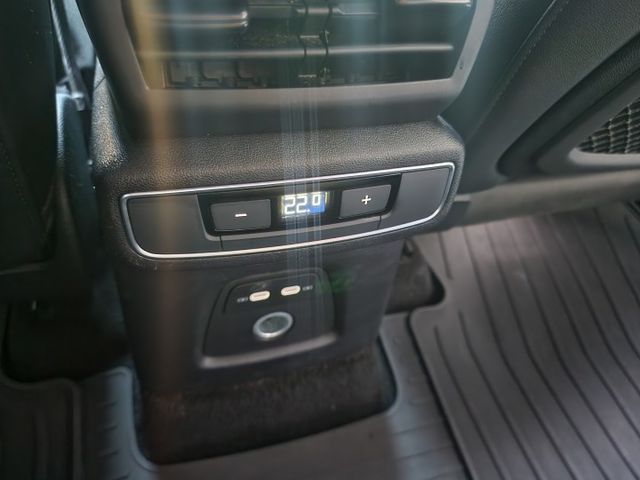 ♞2025年式♞全車頂級美國STEK消光膜♞滿電里程544km♞雙馬達S-Line版本 340匹馬力♞  第9張相片