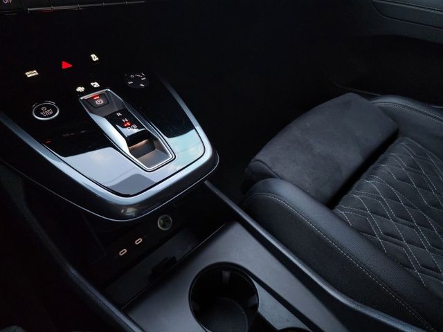 ♞2025年式♞全車頂級美國STEK消光膜♞滿電里程544km♞雙馬達S-Line版本 340匹馬力♞  第17張相片