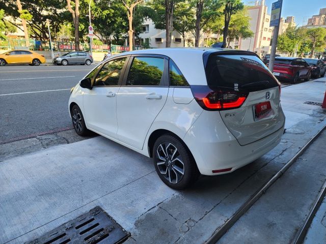 ♞油電版~極度省油好開♞稀有^選配原廠白色內裝♞原廠倒車影像♞電子後照鏡♞數位胎壓偵測器♞  第4張相片