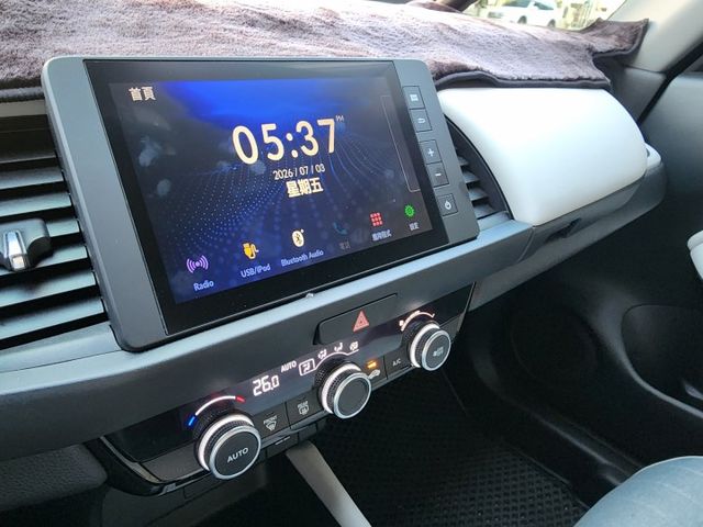 ♞油電版~極度省油好開♞稀有^選配原廠白色內裝♞原廠倒車影像♞電子後照鏡♞數位胎壓偵測器♞  第14張相片
