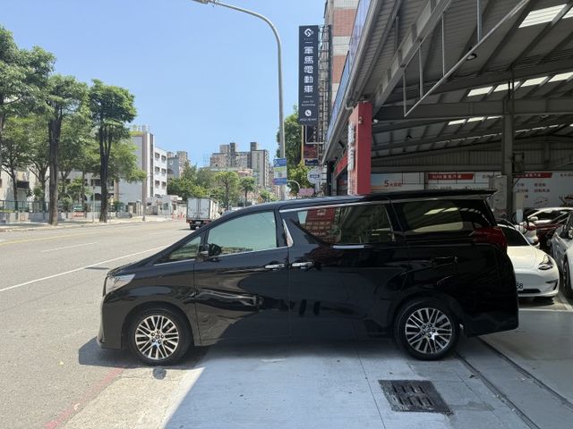♞大型頭等艙VIP級座椅♞JBL環繞式音響♞電動尾門+雙前座電椅♞電動尾門♞前後雙天窗♞  第5張相片