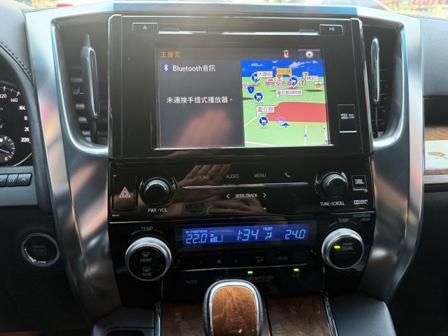 ♞大型頭等艙VIP級座椅♞JBL環繞式音響♞電動尾門+雙前座電椅♞電動尾門♞前後雙天窗♞  第17張相片