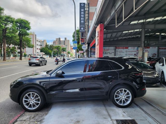 ♞總代理Porsche Cayenne♞V6 3.0雙渦輪♞僅跑9萬多公里.保養紀錄完整♞車庫車.狀態極佳♞  第3張相片