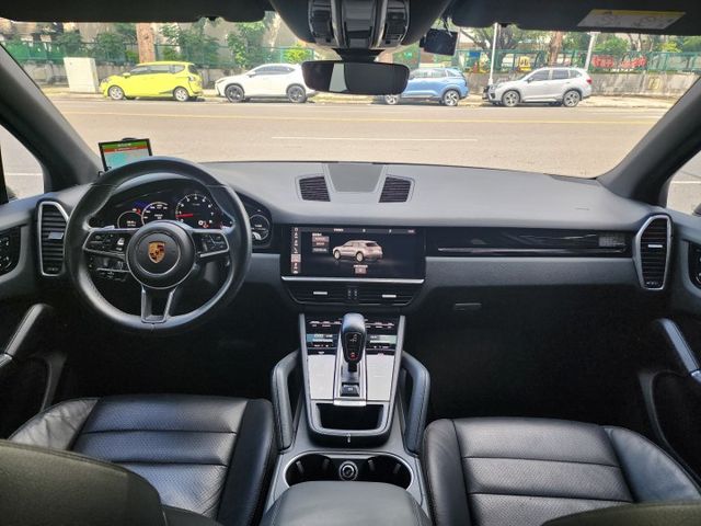♞總代理Porsche Cayenne♞V6 3.0雙渦輪♞僅跑9萬多公里.保養紀錄完整♞車庫車.狀態極佳♞  第8張相片