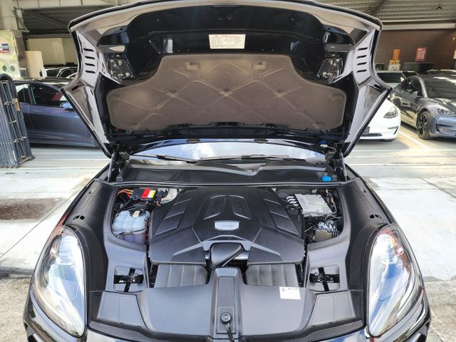 ♞總代理Porsche Cayenne♞V6 3.0雙渦輪♞僅跑9萬多公里.保養紀錄完整♞車庫車.狀態極佳♞  第19張相片