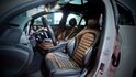 AMG 4WD 7AT LED 珍珠白 原廠導航 盲點 IKEY全套 全景 柏林 平把 氣氛燈 19吋圈 雙前記憶通風椅  第8張縮圖