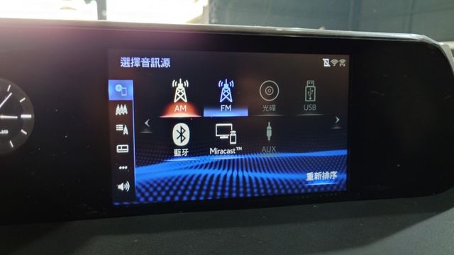 菁英版 原廠車17吋鋁圈 KEYGO 雙電動椅 電熱椅 盲點偵測 液晶儀表 ACC車道置中  第6張相片