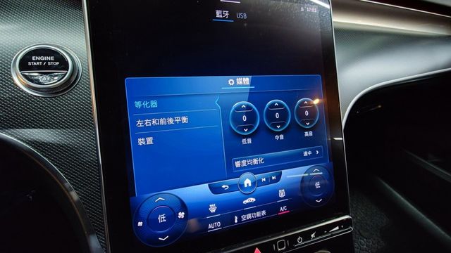 總代理 23P  360環景  盲點  雙電動椅  ikey 恆溫 無線AA+CP LED燈 導航  第7張相片