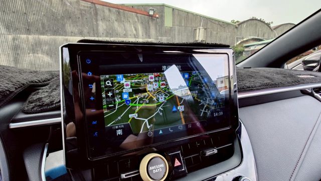 GR專屬空力套件 雙色內裝 17吋鋁圈 快撥 IKEY全 胎壓 ACC中心 盲點 AA+CP HUD 改氣氛燈  第5張相片