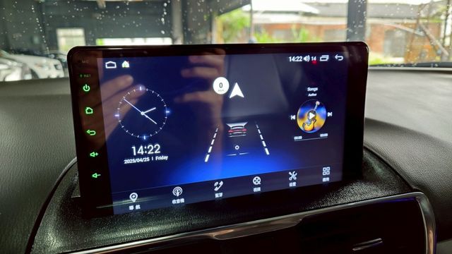 18吋鋁圈 卡鉗 氣氛燈 安卓機AA+CP  倒車顯影 衛星導航 I-KEY HID燈  第7張相片