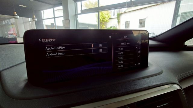 F專屬空力套件 20吋鋁圈 儀錶板 座椅 原廠ACC 全景天窗 ML音響 腳踢電尾門 通風電熱椅 盲點偵測 AA+CP  第8張相片