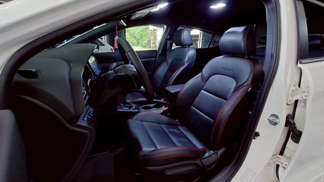 ADG-M極速版 LED頭尾燈 IKEY全 SPORT跑椅 快撥 空力套件 車偏 盲點 改安卓機  第5張相片