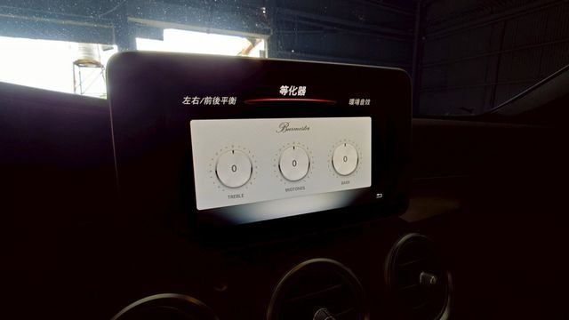 蝴蝶賽車椅  跑排  電子懸吊  盲點偵測  ikey摸門  全景  柏林  夜色套件  氛圍燈  倒車顯影  19吋鋁  第9張相片
