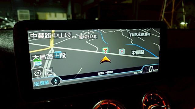 改避震  鋁圈  小改款頭燈  卡鉗當派  全段閥門  安卓ZLINK  蜻蜓方向盤  渦輪氣氛燈  第8張相片