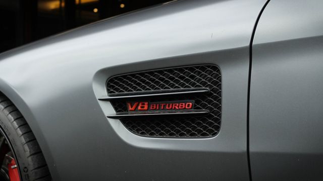 GT-S 改全段排氣管 跑排按鍵 前20後21鋁圈 全車IMP空套 麂皮方向盤 原廠蝴蝶椅 全景玻璃 導航  第4張相片