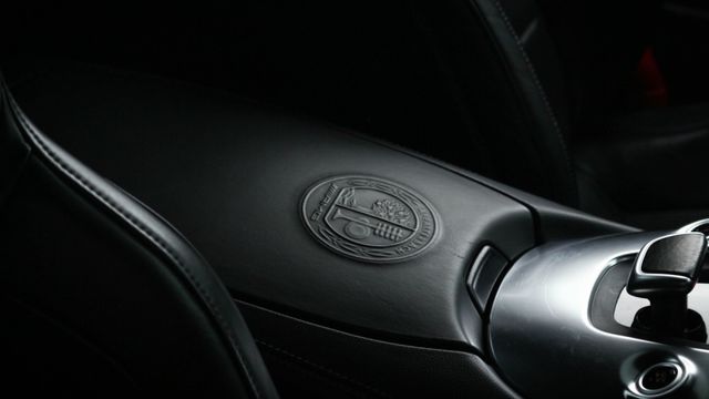 GT-S 改全段排氣管 跑排按鍵 前20後21鋁圈 全車IMP空套 麂皮方向盤 原廠蝴蝶椅 全景玻璃 導航  第16張相片