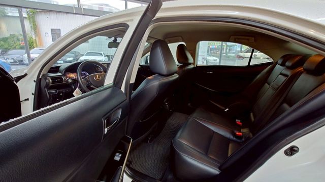 電熱椅 HID IKEY全 17吋鋁圈 雙電動椅 倒車顯影 AA+CP  電熱椅 觸控螢幕 數位儀表  第6張相片