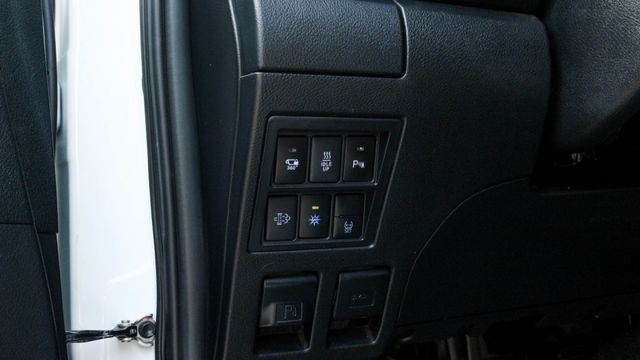 正一手車 後蓋&58.000 主動式智慧定速系統、雙區恆溫空調、雙前座座椅通風、駕駛座電動椅  第9張相片