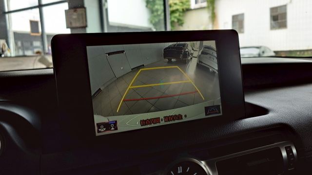 後下巴  四出排氣管  全車犀牛皮 F空力套件  19吋鋁圈  黑化套件  儀錶板  IKEY  ACC  盲點偵測  第8張相片