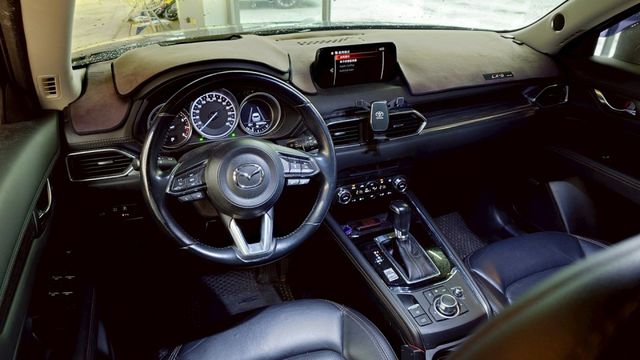 I-KEY全  19吋雙色鋁圈  電尾門  電動椅  HUD  盲點偵測  ACC跟車  倒車顯影  導航  AA+CP  第3張相片