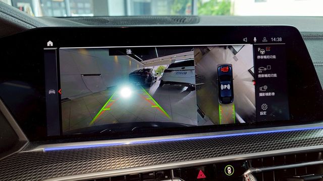 5AU跟車 IKEY全 全景天窗 盲點偵測 360環景 雙前電動座椅 20吋鋁圈 腳踢電尾門 HK音響 AA+CP 駕駛  第16張相片