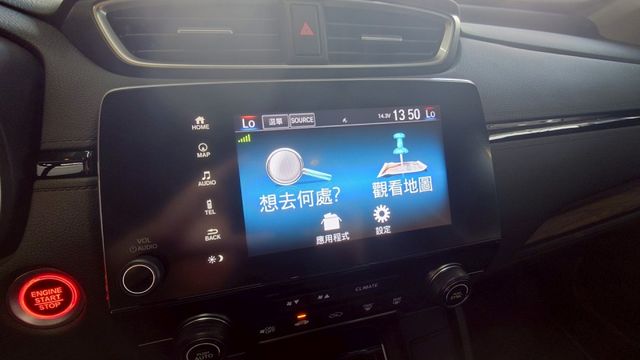 盲點 原廠右轉畫面  IKEY全套  LED  全景  18吋鋁圈  倒車顯影  衛星導航  第7張相片