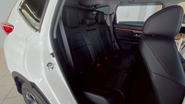 盲點 原廠右轉畫面  IKEY全套  LED  全景  18吋鋁圈  倒車顯影  衛星導航  第12張相片