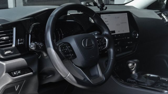 ACC跟車 360環景 18吋鋁圈 雙前電動電熱椅 電動尾門 IKEY全 盲點偵測  AA+CP 換檔快撥 倒車顯影  第9張相片