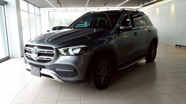 GLE300D 實車實價!KEYGO 氣氛燈 雙舒適電動椅 23P跟車 電尾門 盲點偵測  第1張相片