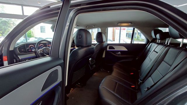 GLE300D 實車實價!KEYGO 氣氛燈 雙舒適電動椅 23P跟車 電尾門 盲點偵測  第14張相片