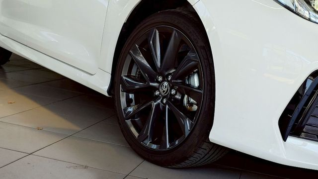 GR ALTIS 2.0 全車原鈑件  第3張相片