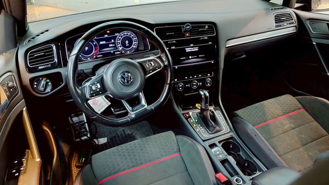 大P 全景天窗 改避震 18吋鋁圈 排氣管 尾翼 後下巴 原廠IKEY 盲點 ACC 自動停車 氣氛燈  第4張相片