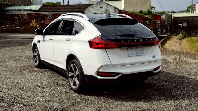 U6 Neo ikey全 電尾 360環景轉向畫面 18吋鋁圈 麂皮座椅 數位儀表 直屏大螢幕 AA+CP LED燈  第2張相片