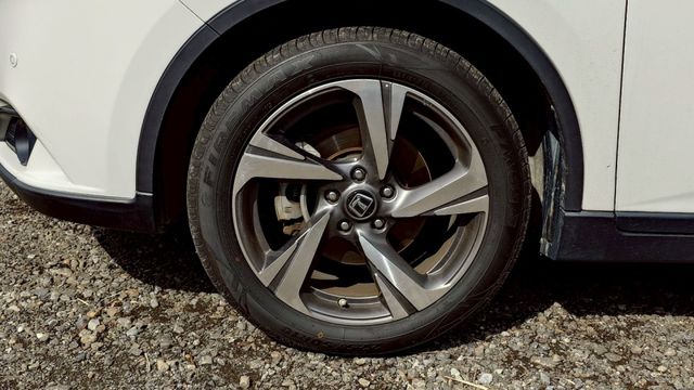 U6 Neo ikey全 電尾 360環景轉向畫面 18吋鋁圈 麂皮座椅 數位儀表 直屏大螢幕 AA+CP LED燈  第3張相片