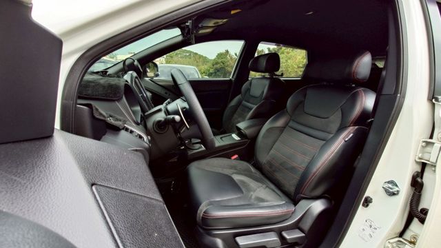 U6 Neo ikey全 電尾 360環景轉向畫面 18吋鋁圈 麂皮座椅 數位儀表 直屏大螢幕 AA+CP LED燈  第5張相片