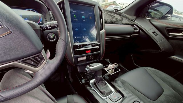 U6 Neo ikey全 電尾 360環景轉向畫面 18吋鋁圈 麂皮座椅 數位儀表 直屏大螢幕 AA+CP LED燈  第6張相片