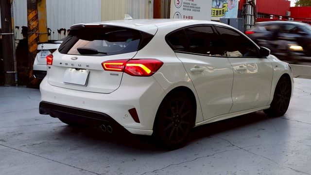 實車實價!賽道版 ACC跟車 IKEY AA+CP 電動椅 HUD抬頭顯示 盲點偵測 德製ST Edition旋壓輕量性  第2張相片