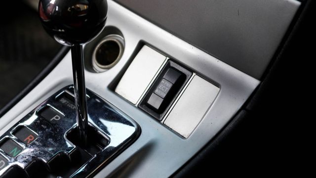 17吋XXR鋁圈 TEIN避震 光圈大燈 導航安卓機 天窗 恆溫 ABS HID燈 紅黑內裝  第11張相片