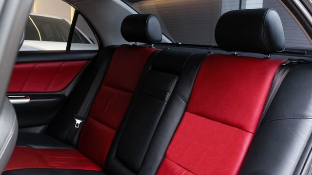 17吋XXR鋁圈 TEIN避震 光圈大燈 導航安卓機 天窗 恆溫 ABS HID燈 紅黑內裝  第13張相片