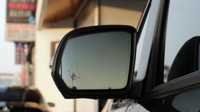 LED燈  雙天窗  17吋鋁圈  盲點偵測  ACC  360  AA+CP  氣氛燈  電尾門  後座恆溫  第4張相片