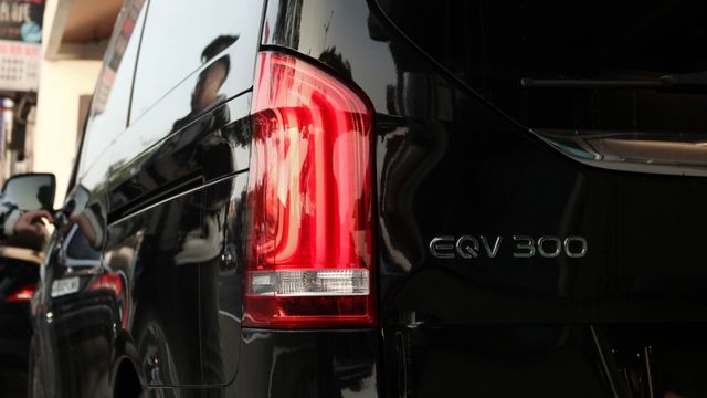 LED燈  雙天窗  17吋鋁圈  盲點偵測  ACC  360  AA+CP  氣氛燈  電尾門  後座恆溫  第6張相片