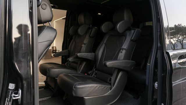 LED燈  雙天窗  17吋鋁圈  盲點偵測  ACC  360  AA+CP  氣氛燈  電尾門  後座恆溫  第11張相片